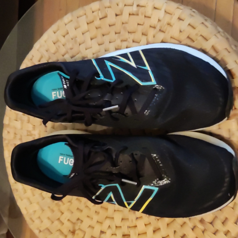 New Balance Fuelcell Rebel V2 Wide 2E - Picture 3 of 8